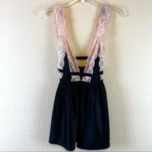 Victoria's Secret Women's Black/Beige Nightie. Sz S